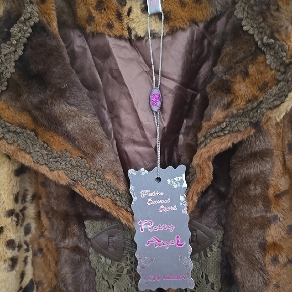 Pretty Angel Faux Fur Animal Print Vest - Picture 2 of 8